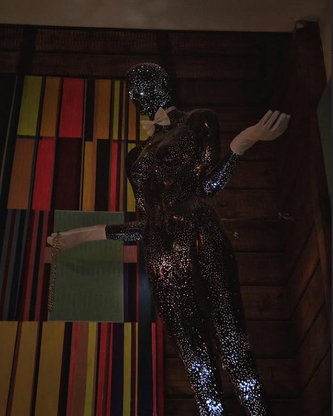Figura de la escalera de Casa Gómez